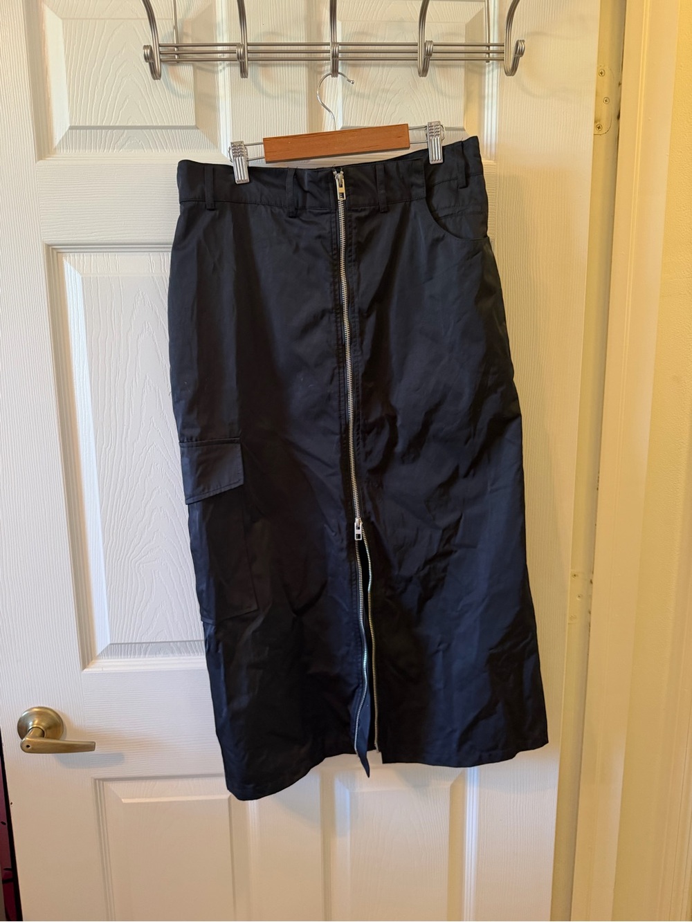 Zara Black Men's Cargo Midi Shorts with Front Zip